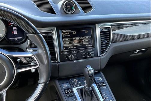 2015 Porsche Macan S