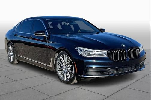 2019 BMW 750 i