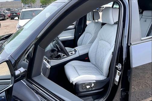 Carbon Black Metallic 2025 BMW X5 xDrive40i