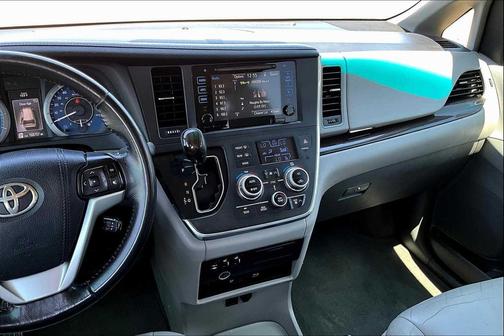2015 Toyota Sienna XLE Premium