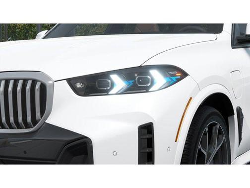 Mineral White Metallic 2026 BMW X5 PHEV xDrive50e