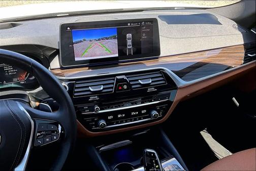 Alpine White 2023 BMW 530 530i xDrive