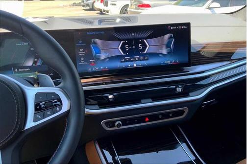 2025 BMW X5 M60i