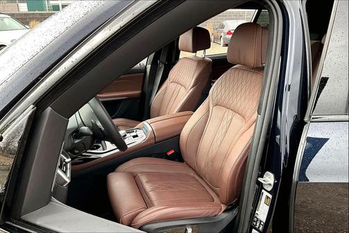 2025 BMW X7 M60i