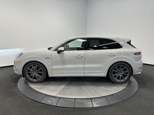 2025 Porsche Cayenne Turbo