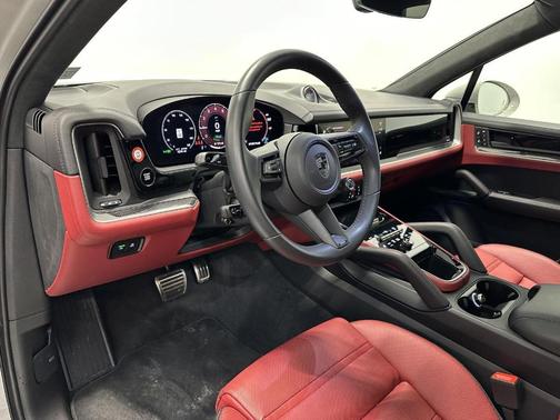 2025 Porsche Cayenne Turbo