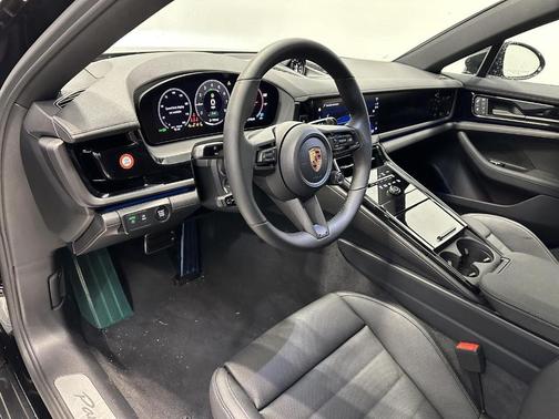 2026 Porsche Panamera 4