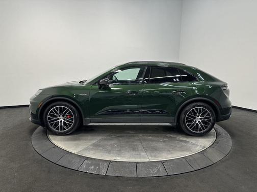 2025 Porsche Macan 4S