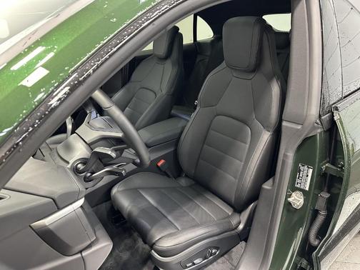 2025 Porsche Macan 4S