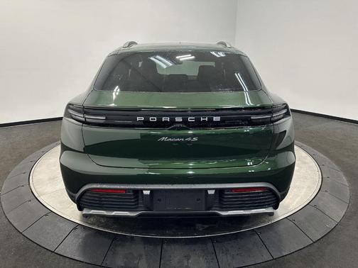 2025 Porsche Macan 4S