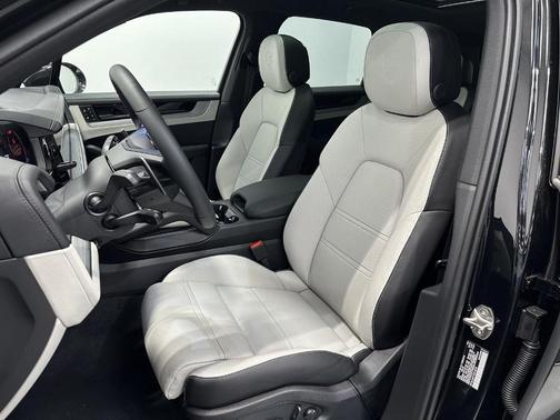 Black Metallic 2026 Porsche Cayenne S