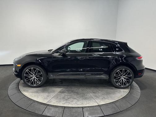 2025 Porsche Macan T