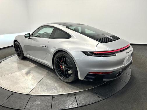 2024 Porsche 911 Carrera GTS