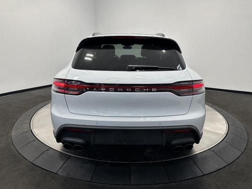 2025 Porsche Macan 