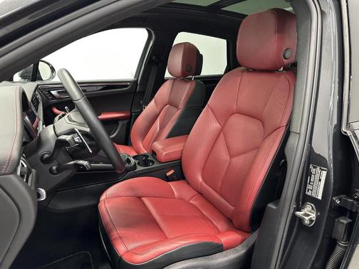 2025 Porsche Macan Macan