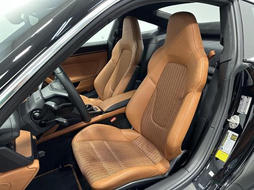 2024 Porsche 911 S/T