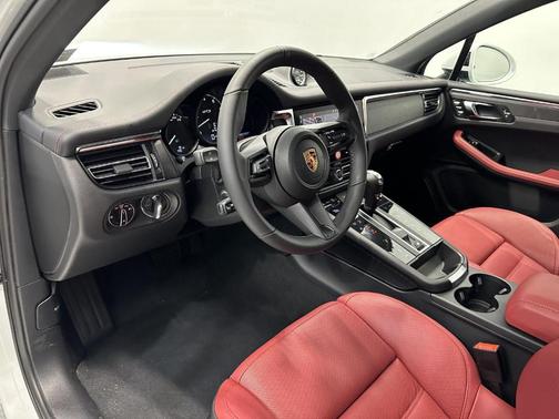 2026 Porsche Macan GTS