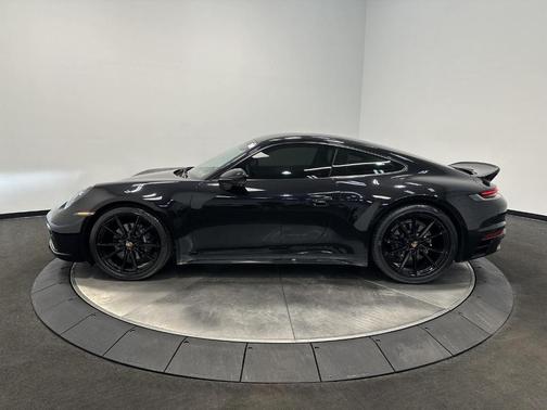2022 Porsche 911 Carrera
