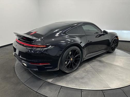 2022 Porsche 911 Carrera