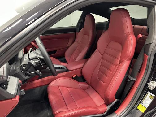 2022 Porsche 911 Carrera