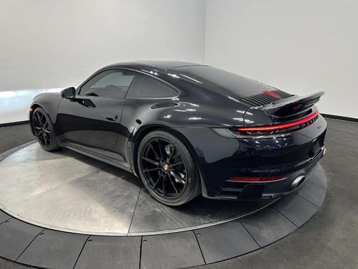 2022 Porsche 911 Carrera