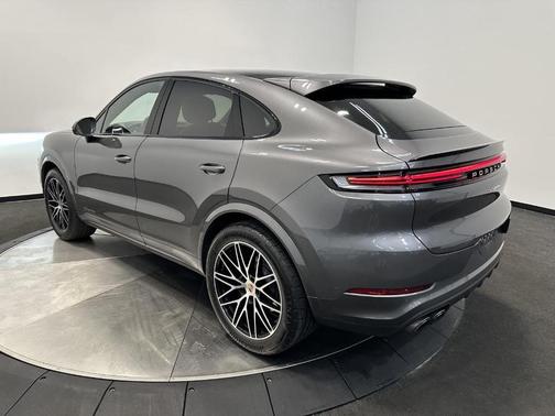 2025 Porsche Cayenne AWD