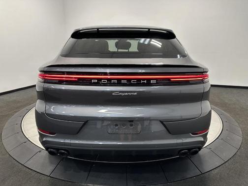 2025 Porsche Cayenne AWD