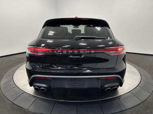 2022 Porsche Macan S
