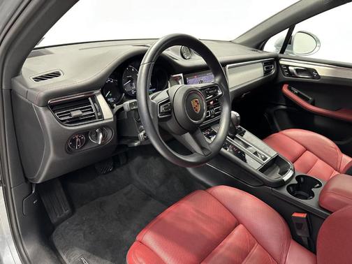 2023 Porsche Macan S