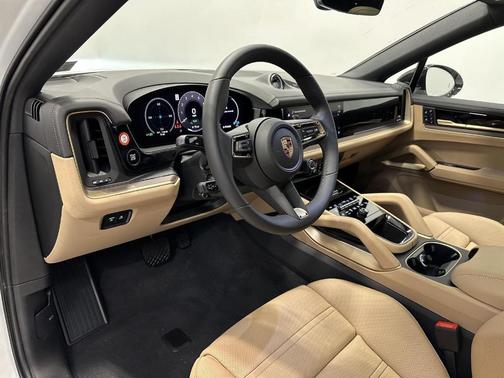 2025 Porsche Cayenne Base