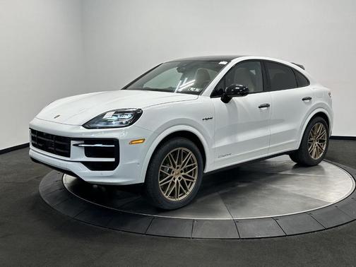 2025 Porsche Cayenne Base