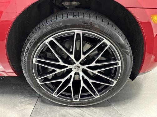 2022 Porsche Macan Macan