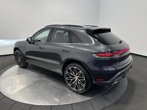 Volcano Grey Metallic 2026 Porsche Macan
