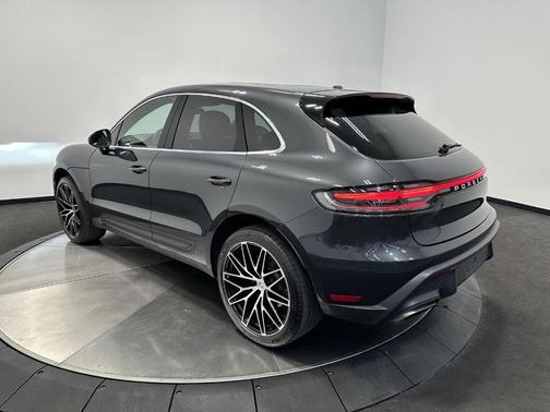 2022 Porsche Macan Macan