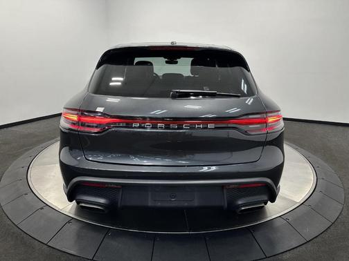 2022 Porsche Macan Macan