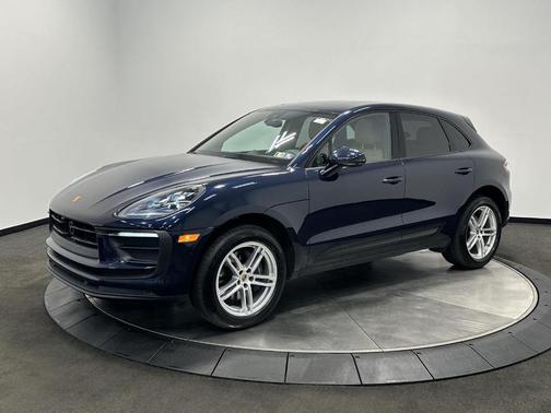 Night Blue Metallic 2023 Porsche Macan