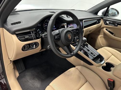2025 Porsche Macan T