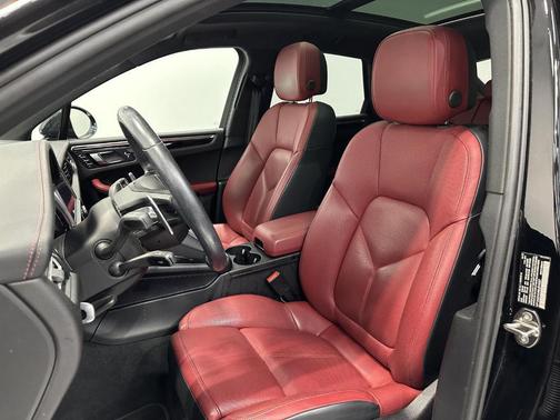 2022 Porsche Macan S