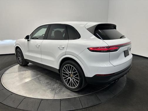 2023 Porsche Cayenne Platinum Edition