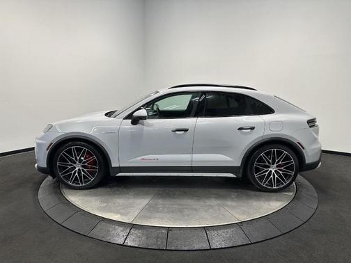 2026 Porsche Macan 4S