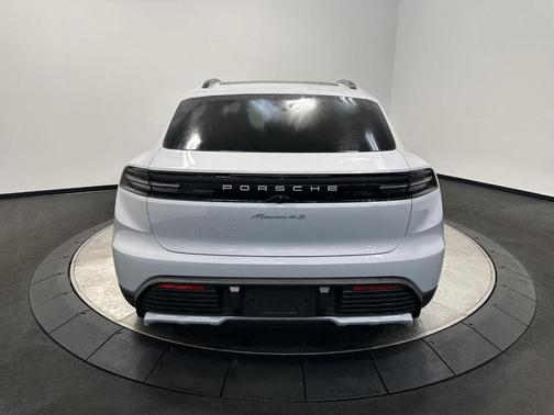 2026 Porsche Macan 4S
