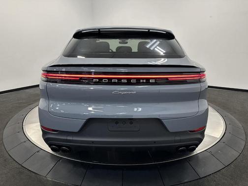 2025 Porsche Cayenne AWD