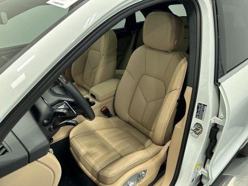 2025 Porsche Macan S