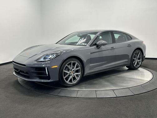 2025 Porsche Panamera 4