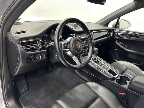 Dolomite Silver Metallic 2020 Porsche Macan S