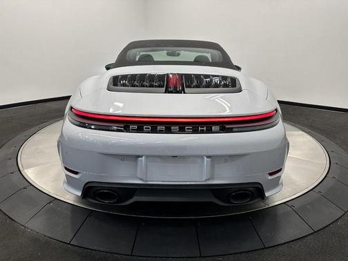 2026 Porsche 911 Carrera