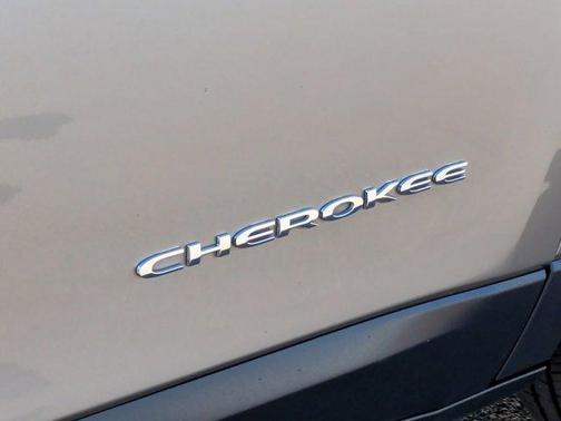 2020 Jeep Cherokee Latitude Plus for sale in Hillsboro, OR - image 27