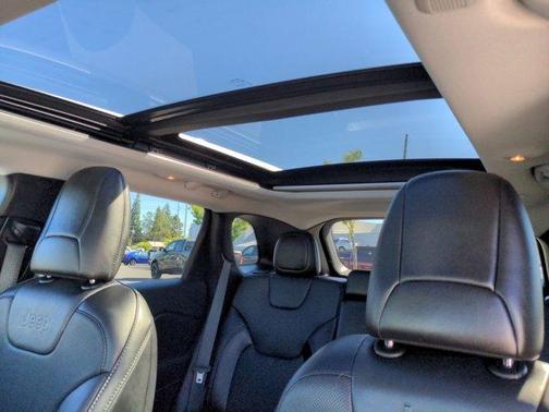 2020 Jeep Cherokee Latitude Plus for sale in Hillsboro, OR - image 21