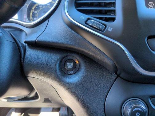 2020 Jeep Cherokee Latitude Plus for sale in Hillsboro, OR - image 15