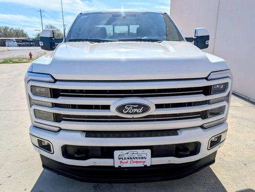 2025 Ford F-250 Platinum